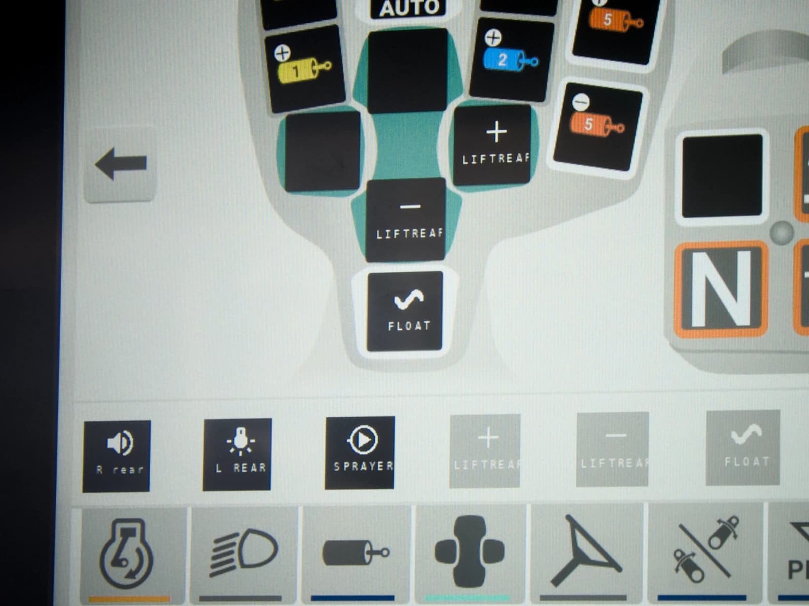 Cover Image for ISOBUS AUX-N komplett guide: Joystick- och knapptilldelning