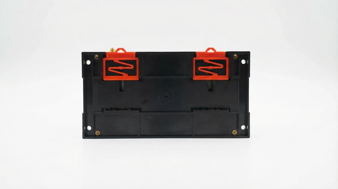 ISOBUS Block RM-8 backside - DIN rail mount clips
